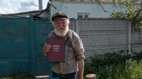 Delivery of hope: Bibles arrive in war-torn Ukraine